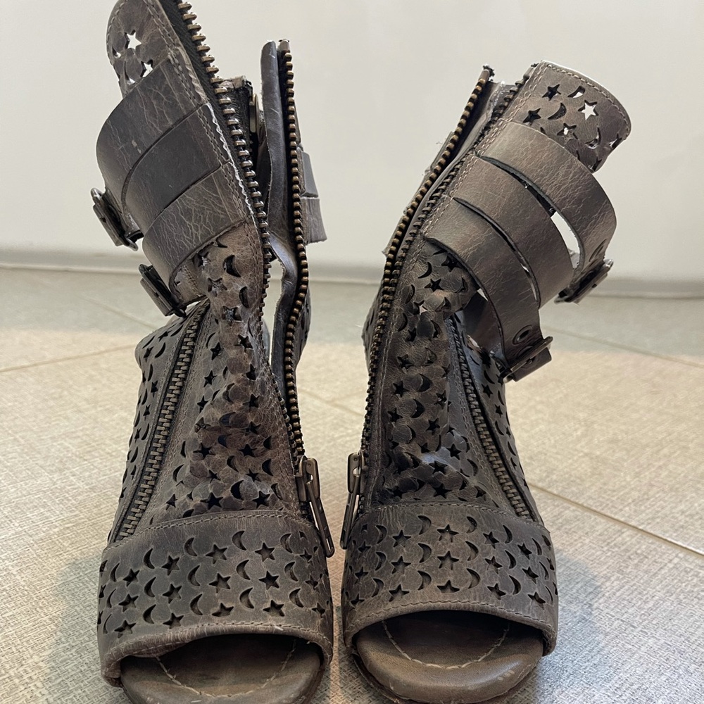 Freebird sandals